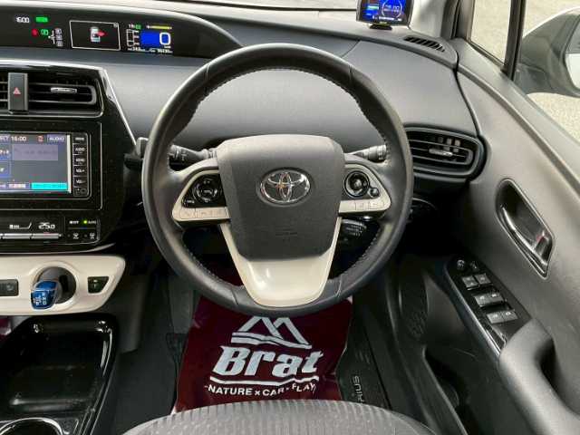 トヨタ プリウス S 栃木県 2019(平31)年 9.7万km シルバーM 純正ディーラーSDナビ/（CD/BT/ワンセグTV）/パーキングアシスト/レーダークルコン/ステアリングスイッチ/コーナーセンサー/レーンキープアシスト/レーダーブレーキ/ドラレコ/GPSレーダー/バックカメラ/ETC/オートハイビーム/スタッドレス＆アルミホイール積込み