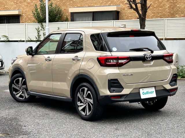 トヨタ ライズ Z 東京都 2022(令4)年 1.5万km ナチュラルベージュマイカM ワンオーナー/純正ナビ/(ワンセグTV/Bluetooth/CD/SD/AUX)/ETC/バックカメラ/前後ドライブレコーダー/前席シートヒーター/レーダークルーズ/レーンキープアシスト/衝突回避支援ブレーキ/ステアリングスイッチ/革巻きステアリング/パーキングセンサー/スペアキー1本/電格ミラー/純正フロアマット/保証書/取扱説明書