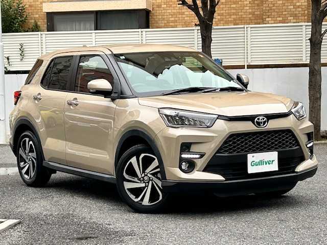 トヨタ ライズ Z 東京都 2022(令4)年 1.5万km ナチュラルベージュマイカM ワンオーナー/純正ナビ/(ワンセグTV/Bluetooth/CD/SD/AUX)/ETC/バックカメラ/前後ドライブレコーダー/前席シートヒーター/レーダークルーズ/レーンキープアシスト/衝突回避支援ブレーキ/ステアリングスイッチ/革巻きステアリング/パーキングセンサー/スペアキー1本/電格ミラー/純正フロアマット/保証書/取扱説明書