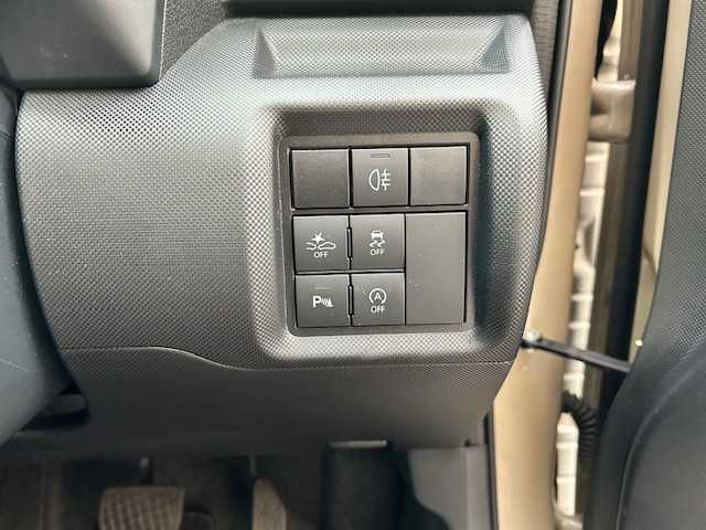 トヨタ ライズ Z 東京都 2022(令4)年 1.5万km ナチュラルベージュマイカM ワンオーナー/純正ナビ/(ワンセグTV/Bluetooth/CD/SD/AUX)/ETC/バックカメラ/前後ドライブレコーダー/前席シートヒーター/レーダークルーズ/レーンキープアシスト/衝突回避支援ブレーキ/ステアリングスイッチ/革巻きステアリング/パーキングセンサー/スペアキー1本/電格ミラー/純正フロアマット/保証書/取扱説明書