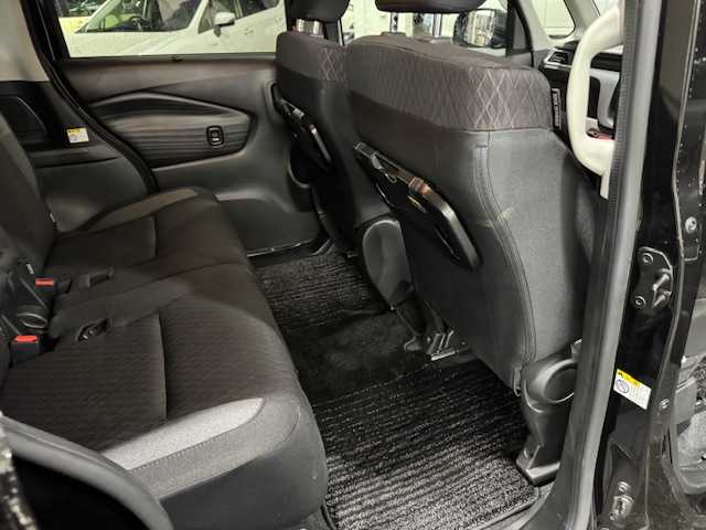 スズキ ソリオ バンディット HV MV 道東・釧路十勝 2022(令4)年 3.9万km スーパーブラックパール 4WD/ワンオーナー/純正メモリーナビ/  （DVD/CD/フルセグTV/Bluetooth）/全方位カメラ/衝突軽減ブレーキ/レーンキープアシスト/レーダークルーズコントロール/シートヒーター/コーナーセンサー/片側パワースライドドア/アイドリングストップ/横滑り防止装置/革巻きステアリング/ステアリングリモコン/ミラーヒーター/電動格納ミラー/ウィンカーミラー/ドライブレコーダー/ビルトインETC/純正ドアバイザー/純正フロアマット/スマートキー/エンジンプッシュスタート/スペアキー/取扱説明書/保証書/社外15インチアルミホイール/夏タイヤ積み込み/　　（165/65R15、4mm、純正AW）