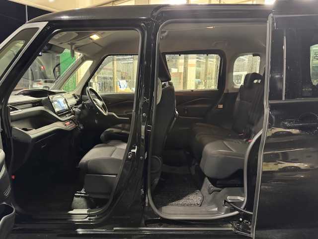 スズキ ソリオ バンディット HV MV 道東・釧路十勝 2022(令4)年 3.9万km スーパーブラックパール 4WD/ワンオーナー/純正メモリーナビ/  （DVD/CD/フルセグTV/Bluetooth）/全方位カメラ/衝突軽減ブレーキ/レーンキープアシスト/レーダークルーズコントロール/シートヒーター/コーナーセンサー/片側パワースライドドア/アイドリングストップ/横滑り防止装置/革巻きステアリング/ステアリングリモコン/ミラーヒーター/電動格納ミラー/ウィンカーミラー/ドライブレコーダー/ビルトインETC/純正ドアバイザー/純正フロアマット/スマートキー/エンジンプッシュスタート/スペアキー/取扱説明書/保証書/社外15インチアルミホイール/夏タイヤ積み込み/　　（165/65R15、4mm、純正AW）