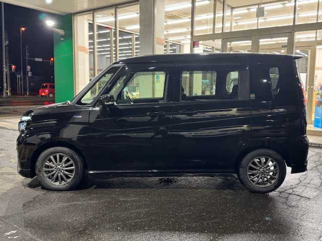 スズキ ソリオ バンディット HV MV 道東・釧路十勝 2022(令4)年 3.9万km スーパーブラックパール 4WD/ワンオーナー/純正メモリーナビ/  （DVD/CD/フルセグTV/Bluetooth）/全方位カメラ/衝突軽減ブレーキ/レーンキープアシスト/レーダークルーズコントロール/シートヒーター/コーナーセンサー/片側パワースライドドア/アイドリングストップ/横滑り防止装置/革巻きステアリング/ステアリングリモコン/ミラーヒーター/電動格納ミラー/ウィンカーミラー/ドライブレコーダー/ビルトインETC/純正ドアバイザー/純正フロアマット/スマートキー/エンジンプッシュスタート/スペアキー/取扱説明書/保証書/社外15インチアルミホイール/夏タイヤ積み込み/　　（165/65R15、4mm、純正AW）