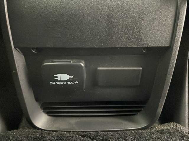 三菱 デリカＤ：５ P 栃木県 2019(令1)年 3.4万km ウォームホワイトP/スターリングシルバーM 純正10，1型ナビ/Bluetooth/フルセグTV/CD/DVD/AM/FM/マルチアラウンドビューモニター/衝突軽減ブレーキ/両側パワースライドドア/パワーバックドア/レーンディパーチャーアラート/アダプティブクルーズコントロール/ブラインドスポットモニター/AC100V電源(100W/120W)/LEDヘッドライト/オートハイビーム/電動パーキングブレーキ(HOLDスイッチ付)/パドルシフト/シートヒーター(D/N席)/アイドリングストップ/プッシュスタート/ETC/純正18インチアルミホイール/カーテンエアバッグ/スマートキー×2本/保証書、取扱説明書