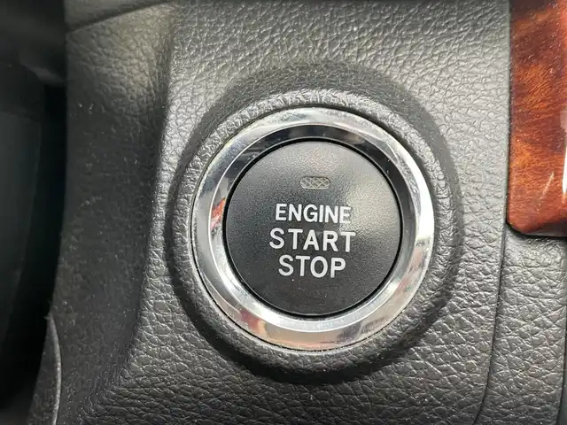 スバル アウトバック 2．5i Lパッケージ 新潟県 2010(平22)年 10.5万km サテンホワイトパール 4WD/メモリナビ/ワンセグテレビ/純正ホイールスタッドレスタイヤ装着/夏タイヤ車載/運転助手席パワーシート/ウィンカーミラー/ドアバイザー/プッシュスタート/ETC/パドルシフト/純正フロアマット/スペアキー1個