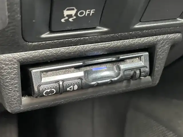 スバル アウトバック 2．5i Lパッケージ 新潟県 2010(平22)年 10.5万km サテンホワイトパール 4WD/メモリナビ/ワンセグテレビ/純正ホイールスタッドレスタイヤ装着/夏タイヤ車載/運転助手席パワーシート/ウィンカーミラー/ドアバイザー/プッシュスタート/ETC/パドルシフト/純正フロアマット/スペアキー1個