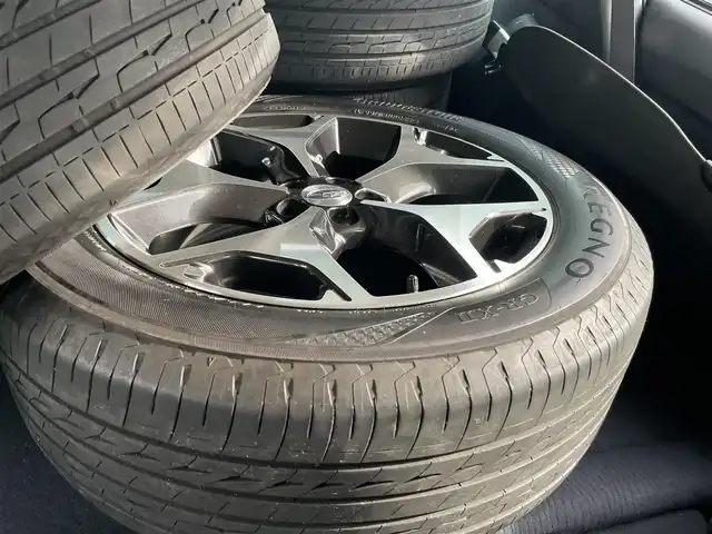 スバル アウトバック 2．5i Lパッケージ 新潟県 2010(平22)年 10.5万km サテンホワイトパール 4WD/メモリナビ/ワンセグテレビ/純正ホイールスタッドレスタイヤ装着/夏タイヤ車載/運転助手席パワーシート/ウィンカーミラー/ドアバイザー/プッシュスタート/ETC/パドルシフト/純正フロアマット/スペアキー1個