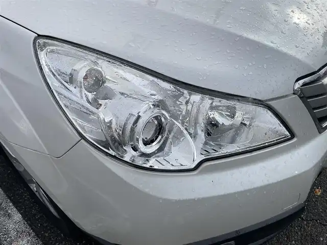 スバル アウトバック 2．5i Lパッケージ 新潟県 2010(平22)年 10.5万km サテンホワイトパール 4WD/メモリナビ/ワンセグテレビ/純正ホイールスタッドレスタイヤ装着/夏タイヤ車載/運転助手席パワーシート/ウィンカーミラー/ドアバイザー/プッシュスタート/ETC/パドルシフト/純正フロアマット/スペアキー1個