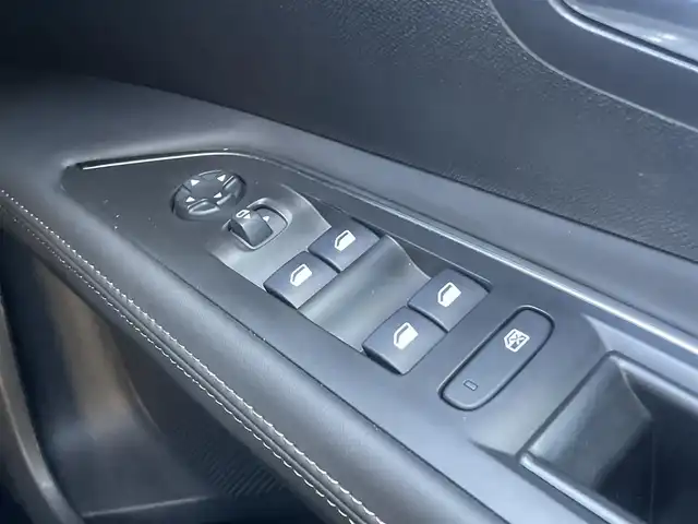 プジョー ３００８ アリュール LEDパッケージ 栃木県 2018(平30)年 4.5万km ペルラネラブラック ワンオーナー /パノラマサンルーフ /純正ディスプレイオーディオ/AppleCarPlay /ハーフレザーシート /アンイエンスライト /アクティブセーフティブレーキ /インテリジェントハイビーム /レーンキープアシスト /前後ドラレコ /ETC