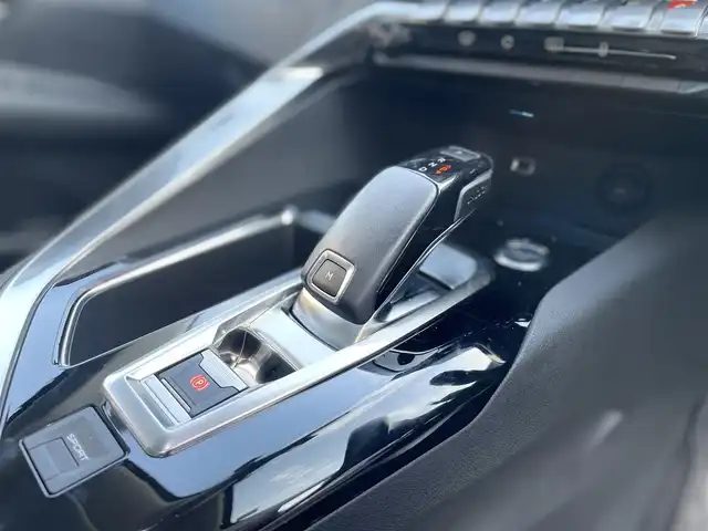 プジョー ３００８ アリュール LEDパッケージ 栃木県 2018(平30)年 4.5万km ペルラネラブラック ワンオーナー /パノラマサンルーフ /純正ディスプレイオーディオ/AppleCarPlay /ハーフレザーシート /アンイエンスライト /アクティブセーフティブレーキ /インテリジェントハイビーム /レーンキープアシスト /前後ドラレコ /ETC