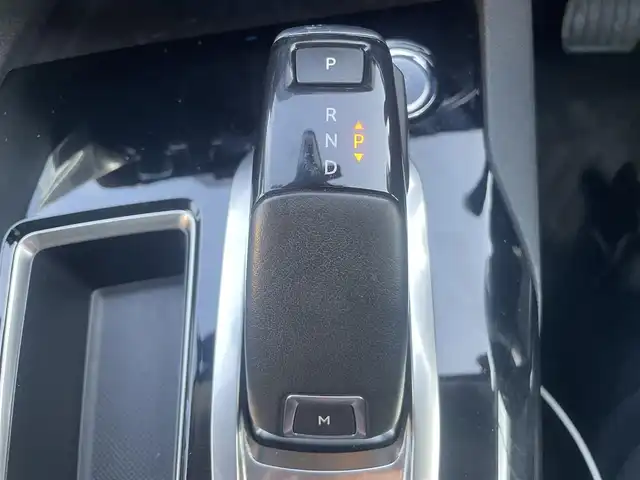 プジョー ３００８ アリュール LEDパッケージ 栃木県 2018(平30)年 4.5万km ペルラネラブラック ワンオーナー /パノラマサンルーフ /純正ディスプレイオーディオ/AppleCarPlay /ハーフレザーシート /アンイエンスライト /アクティブセーフティブレーキ /インテリジェントハイビーム /レーンキープアシスト /前後ドラレコ /ETC