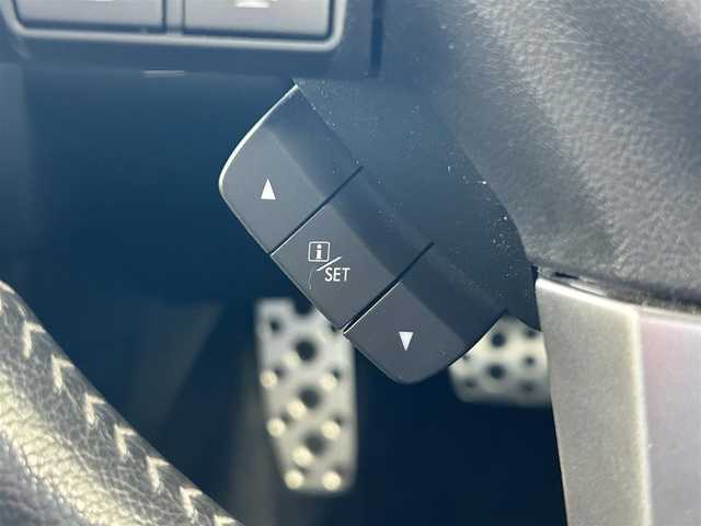 スバル フォレスター 2．0XT アイサイト 岐阜県 2016(平28)年 4.9万km クリスタルホワイトP ＳＤナビ/フルセグＴＶ/バックカメラ/ＥＴＣ/後席モニター/レーダークルーズコントロール/レーンキープアシスト/スマートキー/全席シートヒーター/アイサイト/ハーフレザーシート/ＬＥＤヘッドライト/前席パワーシート