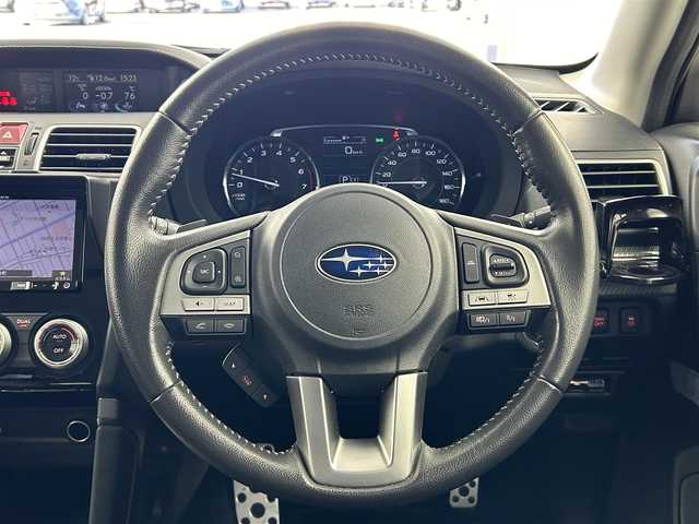 スバル フォレスター 2．0XT アイサイト 岐阜県 2016(平28)年 4.9万km クリスタルホワイトP ＳＤナビ/フルセグＴＶ/バックカメラ/ＥＴＣ/後席モニター/レーダークルーズコントロール/レーンキープアシスト/スマートキー/全席シートヒーター/アイサイト/ハーフレザーシート/ＬＥＤヘッドライト/前席パワーシート