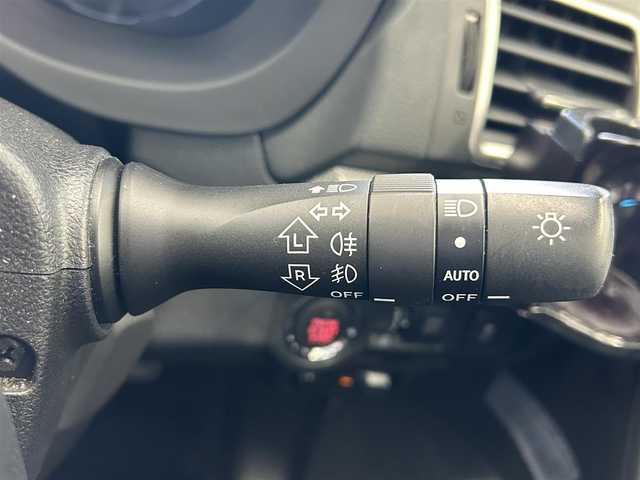 スバル フォレスター 2．0XT アイサイト 岐阜県 2016(平28)年 4.9万km クリスタルホワイトP ＳＤナビ/フルセグＴＶ/バックカメラ/ＥＴＣ/後席モニター/レーダークルーズコントロール/レーンキープアシスト/スマートキー/全席シートヒーター/アイサイト/ハーフレザーシート/ＬＥＤヘッドライト/前席パワーシート