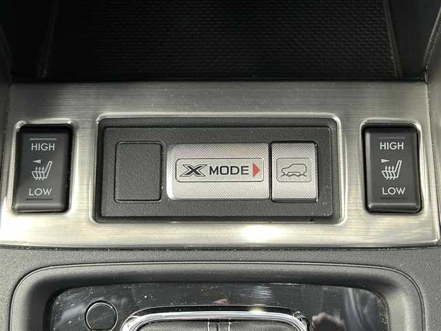 スバル フォレスター 2．0XT アイサイト 岐阜県 2016(平28)年 4.9万km クリスタルホワイトP ＳＤナビ/フルセグＴＶ/バックカメラ/ＥＴＣ/後席モニター/レーダークルーズコントロール/レーンキープアシスト/スマートキー/全席シートヒーター/アイサイト/ハーフレザーシート/ＬＥＤヘッドライト/前席パワーシート