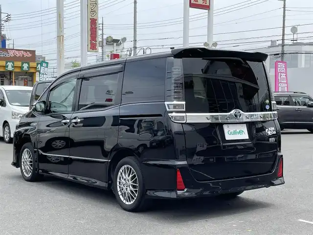 トヨタ ヴォクシー ハイブリッド ZS 煌Ⅱ 群馬県 2020(令2)年 8.6万km ブラック 3列シート/ワンオーナー/メモリナビ/フルセグテレビ/バックカメラ/クルーズコントロール/プッシュスタート/両側パワースライドドア/ビルドインETC/コーナーセンサー/オートマチックハイビーム/フルフラットシート/スペアキー1本/取扱説明書/保証書/記録簿