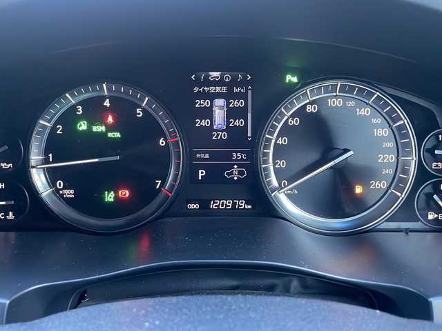 レクサス ＬＸ 570 福島県 2018(平30)年 12.1万km マーキュリーグレーマイカ ワンオーナー/4WD/純正SDナビ/（フルセグテレビ・AM＆FM・DISC・SD・USB・Bt・AUX）/純正ETC2.0/アラウンドビューモニター/クルーズコントロール（追従あり）/レーンアシスト/オートライト/オートハイビーム/本革シート/パワーシート（D席＋N席＋2列目シート）/シートヒーター（D席＋N席＋2列目シート）/エアシート（D席＋N席＋2列目シート）/メモリーシート/電動格納3列目シート/センターコンソール/センターコンソール収納クーラーBOX/パワーバックドア/パドルシフト/前後コーナーセンサー/スペアキー/純正エンジンスターター/BSM/HUD/RCTA/AUC/純正車高調整/保証書/記録簿/取扱説明書
