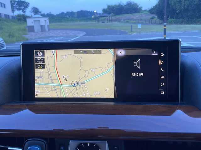 レクサス ＬＸ 570 福島県 2018(平30)年 12.1万km マーキュリーグレーマイカ ワンオーナー/4WD/純正SDナビ/（フルセグテレビ・AM＆FM・DISC・SD・USB・Bt・AUX）/純正ETC2.0/アラウンドビューモニター/クルーズコントロール（追従あり）/レーンアシスト/オートライト/オートハイビーム/本革シート/パワーシート（D席＋N席＋2列目シート）/シートヒーター（D席＋N席＋2列目シート）/エアシート（D席＋N席＋2列目シート）/メモリーシート/電動格納3列目シート/センターコンソール/センターコンソール収納クーラーBOX/パワーバックドア/パドルシフト/前後コーナーセンサー/スペアキー/純正エンジンスターター/BSM/HUD/RCTA/AUC/純正車高調整/保証書/記録簿/取扱説明書