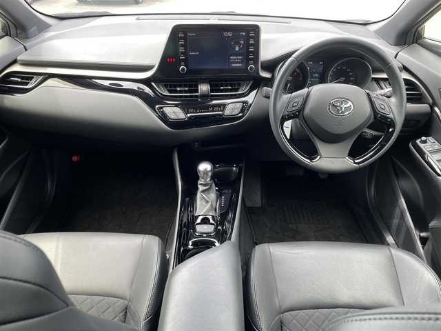 トヨタ Ｃ－ＨＲ G モード ネロ セーフティプラス 福岡県 2020(令2)年 1.7万km ブラック/ホワイトパールクリスタルシャイン 2トーン トヨタセーフティセンス/横滑り防止/盗難防止/レーンキープアシスト/パーキングアシスト/前後ドラレコ/全方位カメラ/エアバッグ/カーテンエアバッグ/フルセグTV/BT/Miracast/ビルトインETC/ディスプレイオーディオ/純正フロアマット/純正AW/シートヒーター/USB/DUALエアコン/プッシュスタート/スマートキー/ソケット/EVモード