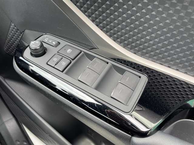 トヨタ Ｃ－ＨＲ G モード ネロ セーフティプラス 福岡県 2020(令2)年 1.7万km ブラック/ホワイトパールクリスタルシャイン 2トーン トヨタセーフティセンス/横滑り防止/盗難防止/レーンキープアシスト/パーキングアシスト/前後ドラレコ/全方位カメラ/エアバッグ/カーテンエアバッグ/フルセグTV/BT/Miracast/ビルトインETC/ディスプレイオーディオ/純正フロアマット/純正AW/シートヒーター/USB/DUALエアコン/プッシュスタート/スマートキー/ソケット/EVモード
