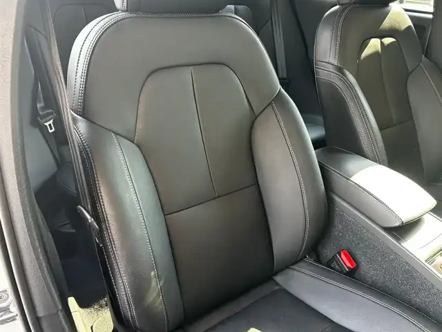 ボルボ ＸＣ４０ T4 AWD インスクリプション 富山県 2020(令2)年 4万km クリスタルホワイトP harman kandon/360°カメラ/黒レザーシート/前席・後席シートヒーター/ステアリングヒーター/フットオープナー/フルセグTV/Bluetooth接続/クルーズコントロール/プッシュスタート/ETC/グローブボックスクーラー/コーナーセンサー/アクティブベンディングライト/コーナリングライト/縦列駐車時自動発車/BLIS