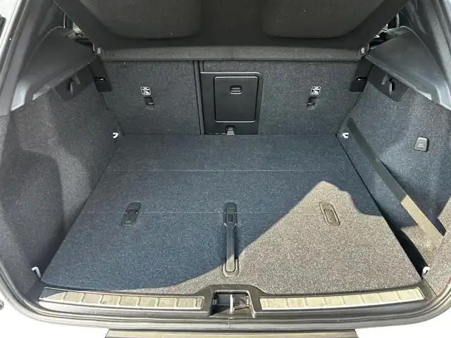 ボルボ ＸＣ４０ T4 AWD インスクリプション 富山県 2020(令2)年 4万km クリスタルホワイトP harman kandon/360°カメラ/黒レザーシート/前席・後席シートヒーター/ステアリングヒーター/フットオープナー/フルセグTV/Bluetooth接続/クルーズコントロール/プッシュスタート/ETC/グローブボックスクーラー/コーナーセンサー/アクティブベンディングライト/コーナリングライト/縦列駐車時自動発車/BLIS