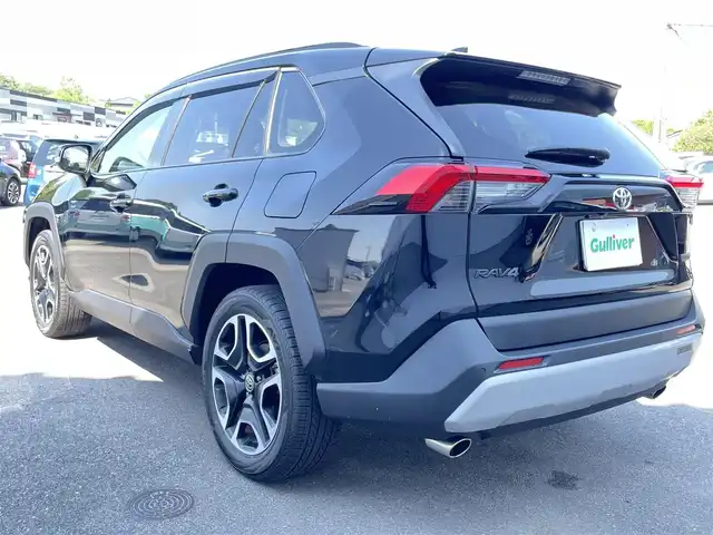 トヨタ ＲＡＶ４ アドベンチャー 愛媛県 2021(令3)年 3.3万km アティチュードブラックマイカ 純正ディスプレイオーディオ/BT/フルセグTV　/全周囲カメラ　/前後ドラレコ　/レーダークルーズコントロール　/電動リアゲート　/サンルーフ　/デジタルインナーミラー　/BSM　/Ｄ席パワーシート/D/N席シートエアコン　/D/N席シートヒーター/ETC/電動パーキングブレーキ/ステアリングヒーター/ダウンヒルアシストコントロール/電格ミラー/ルーフレール/ラゲッジマット/現状サマー(純正AＷ)(235/55/R19)