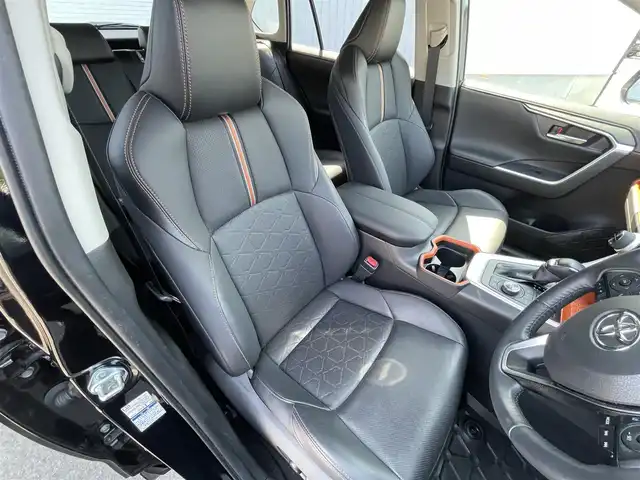 トヨタ ＲＡＶ４ アドベンチャー 愛媛県 2021(令3)年 3.3万km アティチュードブラックマイカ 純正ディスプレイオーディオ/BT/フルセグTV　/全周囲カメラ　/前後ドラレコ　/レーダークルーズコントロール　/電動リアゲート　/サンルーフ　/デジタルインナーミラー　/BSM　/Ｄ席パワーシート/D/N席シートエアコン　/D/N席シートヒーター/ETC/電動パーキングブレーキ/ステアリングヒーター/ダウンヒルアシストコントロール/電格ミラー/ルーフレール/ラゲッジマット/現状サマー(純正AＷ)(235/55/R19)