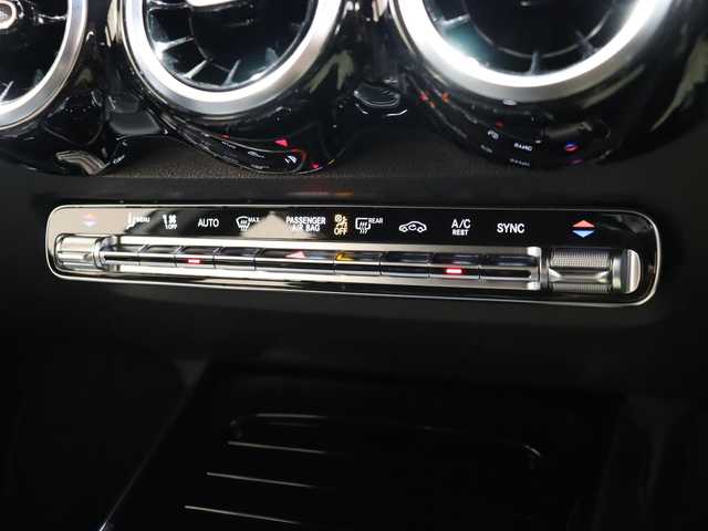 メルセデス・ベンツ ＧＬＢ２００ｄ 静岡県 2020(令2)年 4.4万km ポーラホワイト ナビ/フルセグテレビ/バックカメラ/アイドリングストップ/クルーズコントロール/プッシュスタート/ETC/パドルシフト/ワイヤレス充電/シートヒーター/レーダーセーフティパッケージ/ASR/ESP