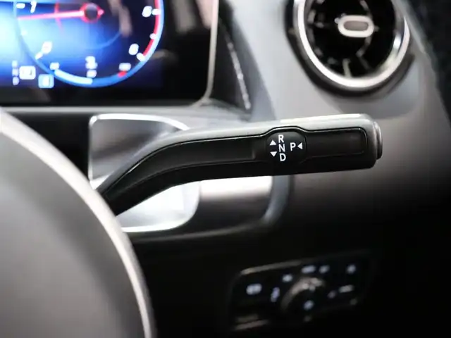 メルセデス・ベンツ ＧＬＢ２００ｄ 静岡県 2020(令2)年 4.4万km ポーラホワイト ナビ/フルセグテレビ/バックカメラ/アイドリングストップ/クルーズコントロール/プッシュスタート/ETC/パドルシフト/ワイヤレス充電/シートヒーター/レーダーセーフティパッケージ/ASR/ESP