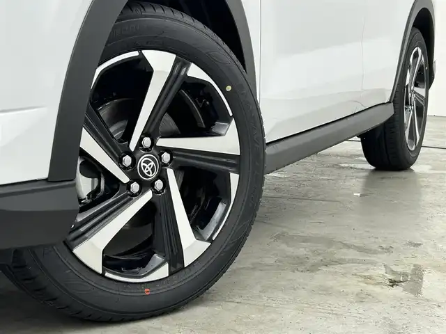トヨタ ライズ Z 福岡県 2025(令7)年 0.1千km シャイニングホワイトパール 登録済未使用車　/純正ディスプレイオーディオ　/バックカメラ　/レーダークルーズコントロール　/コーナーセンサー　/衝突軽減ブレーキ　/レーンキープ　/先行車発進お知らせ　/シートヒーター　/純正１７インチＡＷ　/ＬＥＤヘッドライト