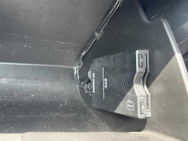 マツダ アクセラ スポーツ 20S ツーリング Lパッケージ 徳島県 2013(平25)年 12.6万km スノーフレイクホワイトパールマイカ 純正ナビ/(フルセグ/AM/FM/Bluetooth/USB/CD/DVD/AUX)/BOSEサウンド/サンルーフ/ヘッドアップディスプレイ/ブラインドスポットモニター/追従型クルーズコントロール/バックカメラ/運転席 パワーシート/前席シートヒーター/レザーシート/純正アルミホイール/衝突被害軽減システム/ダブル+サイド+カーテンエアバッグ