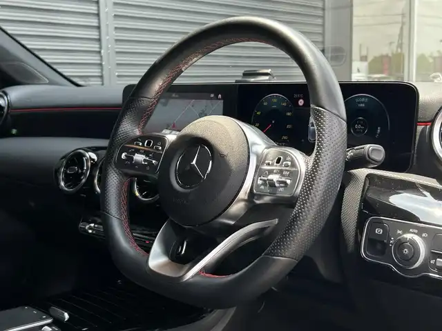 メルセデス・ベンツ Ｍ・ベンツ Ａ２００ｄ AMGライン 茨城県 2021(令3)年 3.2万km デジタルホワイト RSP /ACC /LKA /BSA /Bカメラ /パークトロニック /半革 /シートヒーター /M付パワーシート /ナビ /12セグ /BT /USB /マルチLED /オートハイビーム /キーレスゴー /ETC2.0 /禁煙車
