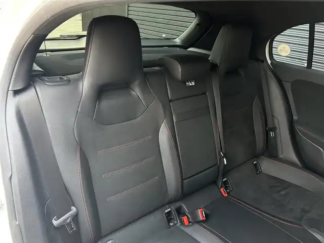 メルセデス・ベンツ Ｍ・ベンツ Ａ２００ｄ AMGライン 茨城県 2021(令3)年 3.2万km デジタルホワイト RSP /ACC /LKA /BSA /Bカメラ /パークトロニック /半革 /シートヒーター /M付パワーシート /ナビ /12セグ /BT /USB /マルチLED /オートハイビーム /キーレスゴー /ETC2.0 /禁煙車