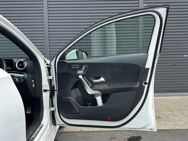 メルセデス・ベンツ Ｍ・ベンツ Ａ２００ｄ AMGライン 茨城県 2021(令3)年 3.2万km デジタルホワイト RSP /ACC /LKA /BSA /Bカメラ /パークトロニック /半革 /シートヒーター /M付パワーシート /ナビ /12セグ /BT /USB /マルチLED /オートハイビーム /キーレスゴー /ETC2.0 /禁煙車