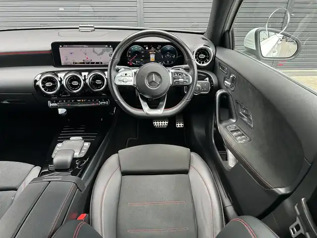メルセデス・ベンツ Ｍ・ベンツ Ａ２００ｄ AMGライン 茨城県 2021(令3)年 3.2万km デジタルホワイト RSP /ACC /LKA /BSA /Bカメラ /パークトロニック /半革 /シートヒーター /M付パワーシート /ナビ /12セグ /BT /USB /マルチLED /オートハイビーム /キーレスゴー /ETC2.0 /禁煙車