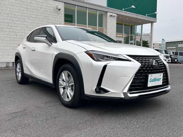 レクサス ＵＸ 200 大阪府 2019(令1)年 1.7万km ソニッククォーツ ナビ　/フルセグ　/Ｂｌｕｅｔｏｏｔｈ　/バックカメラ　/ＤＶＤ　/レーダークルーズコントロール　/ＬＥＤヘッドライト　/オートハイビーム　/ビルトイン２．０ＥＴＣ　/前後ドライブレコーダー　/前後コーナーセンサー/純正マット