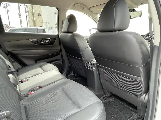 日産 エクストレイル 20Xi レザーエディション 群馬県 2020(令2)年 3.4万km ブリリアントホワイトパール プロパイロット/エマージェンシーブレーキサポート/純正ナビ【MM319D-W】/・CD/DVD/・Bluetooth/・フルセグ/スマートキー/プッシュスタート/ETC/レーダークルーズ/パワーバックドア/全席シートヒーター/純正18アルミホイール/ABS/横滑り防止装置/前後コーナーセンサー/セキュリティアラーム/オートライト/LEDヘッドライト/Wエアバック
