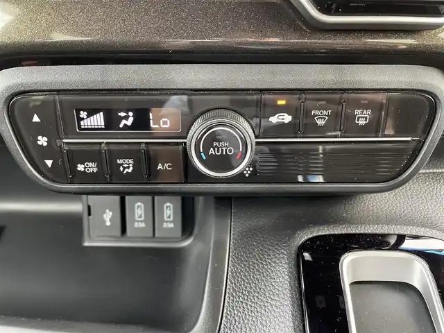 ホンダ Ｎ ＢＯＸ カスタム G L ターボ ホンダセンシング 千葉県 2019(令1)年 2.3万km ミラノレッド 社外8インチSDナビ/(FM/AM/TV/Bluetooth)/バックカメラ/衝突被害軽減システム/車線逸脱警報/クルーズコントロール/ハーフレザーシート/両側パワースライドドア/横滑り防止装置/ETC/ドライブレコーダー/アイドリングストップ/LEDヘッドライト/フォグランプ/オートライト/ウィンカーミラー/電動格納ミラー/純正15インチAW/シートヒーター/シートリフター/禁煙車/プッシュスタート/スマートキー/フロアマット/ドアバイザー/スペアキー
