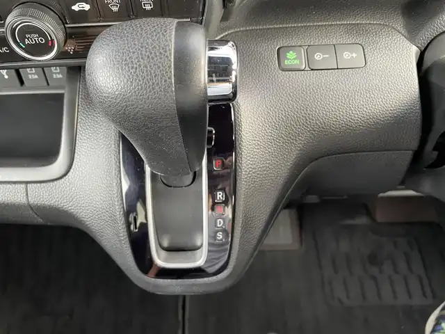 ホンダ Ｎ ＢＯＸ カスタム G L ターボ ホンダセンシング 千葉県 2019(令1)年 2.3万km ミラノレッド 社外8インチSDナビ/(FM/AM/TV/Bluetooth)/バックカメラ/衝突被害軽減システム/車線逸脱警報/クルーズコントロール/ハーフレザーシート/両側パワースライドドア/横滑り防止装置/ETC/ドライブレコーダー/アイドリングストップ/LEDヘッドライト/フォグランプ/オートライト/ウィンカーミラー/電動格納ミラー/純正15インチAW/シートヒーター/シートリフター/禁煙車/プッシュスタート/スマートキー/フロアマット/ドアバイザー/スペアキー