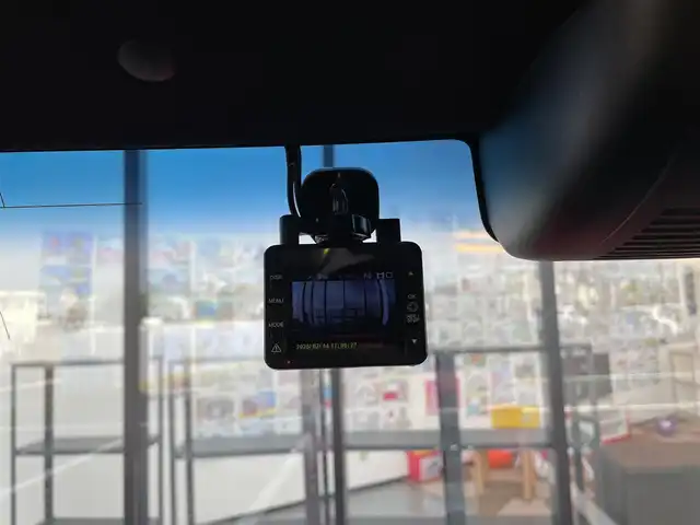 ホンダ Ｎ ＢＯＸ カスタム G L ターボ ホンダセンシング 千葉県 2019(令1)年 2.3万km ミラノレッド 社外8インチSDナビ/(FM/AM/TV/Bluetooth)/バックカメラ/衝突被害軽減システム/車線逸脱警報/クルーズコントロール/ハーフレザーシート/両側パワースライドドア/横滑り防止装置/ETC/ドライブレコーダー/アイドリングストップ/LEDヘッドライト/フォグランプ/オートライト/ウィンカーミラー/電動格納ミラー/純正15インチAW/シートヒーター/シートリフター/禁煙車/プッシュスタート/スマートキー/フロアマット/ドアバイザー/スペアキー