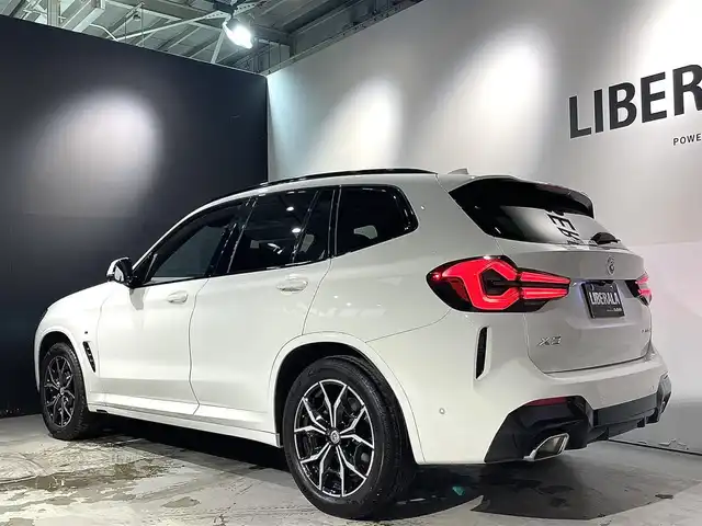 ＢＭＷ Ｘ３ xDrive20d Mスポーツ 道央・札幌 2022(令4)年 4.1万km アルピンホワイトⅢ 電動パノラマ・ガラス・サンルーフ/ドライビング・アシスト・プロフェッショナル/・高速道路渋滞ハンズ・オフ・アシスト/・トラフィック・サイン・アシスト（速度制限認識）/・ACC/・ステアリング＆レーン・コントロール・アシスト/・レーン・ディパーチャー・ウォーニング/（車線逸脱警告システム）/・レーン・チェンジ・アシスト/・レーン・キーピング・アシスト/・クロス・トラフィック・ウォーニング/・クロスロード・ウォーニング/・前車接近警告機能/・後車衝突警告機能/・衝突回避・被害軽減ブレーキ/・エマージェンシー・ストップ・アシスト/パーキングアシストプラス/・PDC/・パーキングアシスト/・トップビュー＋３Dビュー/・サイドビューカメラ/・リアビューカメラ（予想進路表示機能付）/アダプティブLEDヘッドライト/電動フロントシート/運転席メモリー機能付/フロントシートヒーティング/リアシートヒーティング/BMWライブコックピット/・１２・３インチマルチディスプレイ・メーターパネル/・１２・３インチワイド・コントロール・ディスプレイ/・HDDナビ/オートマチックテールゲート/レインセンサー