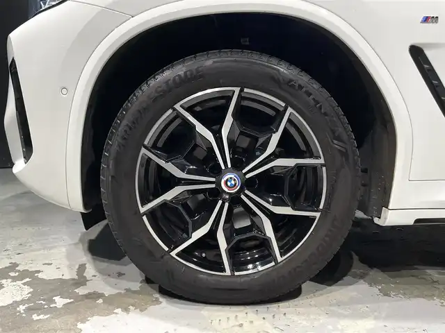 ＢＭＷ Ｘ３ xDrive20d Mスポーツ 道央・札幌 2022(令4)年 4.1万km アルピンホワイトⅢ 電動パノラマ・ガラス・サンルーフ/ドライビング・アシスト・プロフェッショナル/・高速道路渋滞ハンズ・オフ・アシスト/・トラフィック・サイン・アシスト（速度制限認識）/・ACC/・ステアリング＆レーン・コントロール・アシスト/・レーン・ディパーチャー・ウォーニング/（車線逸脱警告システム）/・レーン・チェンジ・アシスト/・レーン・キーピング・アシスト/・クロス・トラフィック・ウォーニング/・クロスロード・ウォーニング/・前車接近警告機能/・後車衝突警告機能/・衝突回避・被害軽減ブレーキ/・エマージェンシー・ストップ・アシスト/パーキングアシストプラス/・PDC/・パーキングアシスト/・トップビュー＋３Dビュー/・サイドビューカメラ/・リアビューカメラ（予想進路表示機能付）/アダプティブLEDヘッドライト/電動フロントシート/運転席メモリー機能付/フロントシートヒーティング/リアシートヒーティング/BMWライブコックピット/・１２・３インチマルチディスプレイ・メーターパネル/・１２・３インチワイド・コントロール・ディスプレイ/・HDDナビ/オートマチックテールゲート/レインセンサー