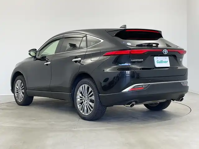 トヨタ ハリアー ハイブリッド Z レザーパッケージ 新潟県 2021(令3)年 4.9万km プレシャスブラックパール メーカーOPナビ　/アラウンドビューモニター　/JBLサウンド　/フルセグ　/本革シート　/レーンキープアシスト　/追従クルーズコントロール　/前後コーナーセンサー　/純正ビルトインETC２．０/LEDオートライト　/オートマチックハイビーム/前席パワーシート/前席シートヒーター/前席エアシート/メモリーシート/デジタルインナーミラー/前後ドライブレコーダー/ステアリングヒーター/ステアリングリモコン/ヘッドアップディスプレイ/レーダーTZ‐R２０３L/AC１００V/４WD/スマートキー/純正フロアマット/純正１９インチアルミホイール