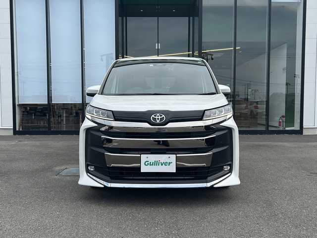 トヨタ ノア S－Z 愛媛県 2022(令4)年 5.9万km ホワイトパールクリスタルシャイン 純正ナビ/Bluetooth/フルセグTV/HDMI/DVD/バックカメラ/ETC2.0/フリップダウンモニター/前後ドラレコ/両側パワースライドドア/シートヒーター/クルコン/LEDヘッドライト/オートライト/オートマチックハイビーム/純正17インチアルミホイール/純正フロアマット/プリクラッシュ/コーナーセンサー/ＭＴモード付き