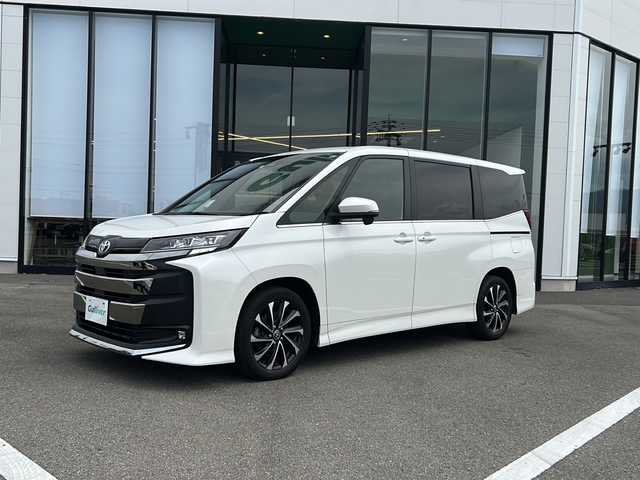 トヨタ ノア S－Z 愛媛県 2022(令4)年 5.9万km ホワイトパールクリスタルシャイン 純正ナビ/Bluetooth/フルセグTV/HDMI/DVD/バックカメラ/ETC2.0/フリップダウンモニター/前後ドラレコ/両側パワースライドドア/シートヒーター/クルコン/LEDヘッドライト/オートライト/オートマチックハイビーム/純正17インチアルミホイール/純正フロアマット/プリクラッシュ/コーナーセンサー/ＭＴモード付き