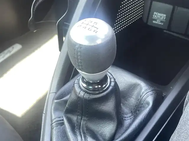 ホンダ Ｓ６６０ α 熊本県 2020(令2)年 3.6万km アラバスターシルバーメタリック シティブレーキ/プッシュスタート/純正ナビ/バックカメラ/ETC/純正AW前15インチ・後16インチ/ハーフレザーシート/前席シートヒーター/LEDヘッドライト/オートライト/横滑り防止装置/ウィンカーミラー/純正フロアマット/新車保証書/取扱説明書/スマートスペアキー×1本