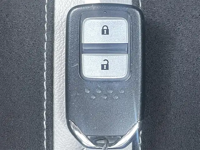 ホンダ Ｓ６６０ α 熊本県 2020(令2)年 3.6万km アラバスターシルバーメタリック シティブレーキ/プッシュスタート/純正ナビ/バックカメラ/ETC/純正AW前15インチ・後16インチ/ハーフレザーシート/前席シートヒーター/LEDヘッドライト/オートライト/横滑り防止装置/ウィンカーミラー/純正フロアマット/新車保証書/取扱説明書/スマートスペアキー×1本