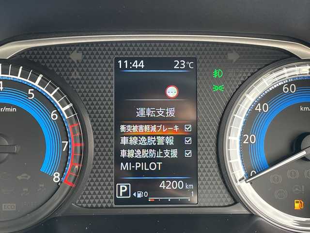 三菱 デリカミニ T プレミアム 愛知県 2024(令6)年 0.5万km ＤグリーンＭ マイパイロット/フロントバンパーガード/純正9型ナビ/全方位カメラ/両側パワースライドドア/クルーズコントロール/シートヒーター/ハンズフリースライドドア/バックカメラ/コーナーセンサー/アルミホイール/ルーフレール/LEDヘッドライト/パドルシフト/インテリジェントミラー/ステアリングヒーター/オートマチックハイビーム/ドライブレコーダー/ETC/衝突軽減システム/フルセグ/CD DVD/Bluetooth/ステアリングスイッチ/スマートキー/プッシュスタート