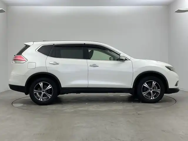 日産 エクストレイル 20X エマージェンシーブレーキ 新潟県 2016(平28)年 9.5万km ブリリアントホワイトパール 7人乗り/4WD/3列シート/エマージェンシーブレーキ/社外ナビ（フルセグTV/CD/DVD/BT/SD/iPod）/バックカメラ/ETC/社外AW/シートヒーター（D/N）/スマートキー/プッシュスタート/純正フロアマット/LEDヘッドライト/オートライト/前後コーナーセンサー/ダウンヒルアシスト/アイドリングストップ/革巻きステアリング